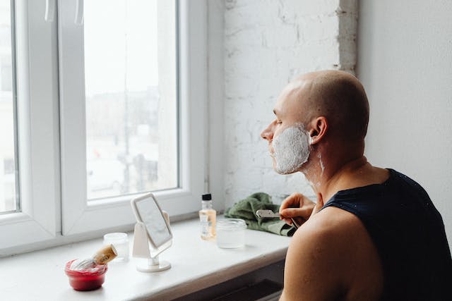 Using less water for shaving can be a good new year resolutions